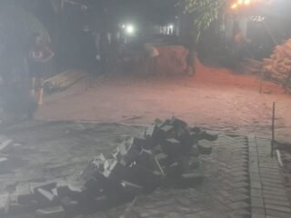 Gotong Royong Malam Hari, TMMD 127 Bangun Akses Jalan untuk Warga Anggoeya