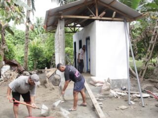 Satgas TMMD ke-127 Kodim 1305/Buol Tolitoli Percepat Pembangunan MCK untuk Warga Desa Oyom