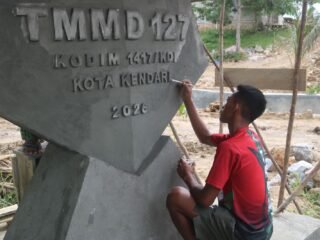 Tugu Prasasti TMMD 127 Jadi Simbol Kemanunggalan TNI dan Rakyat di Kendari