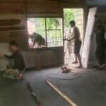 Satgas TMMD 127 Kodim 1417/Kendari Cat Dinding RTLH di Tahap Finishing