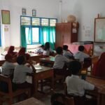 Babinsa Koramil 1412-02/Wundulako Berikan Materi Wawasan Kebangsaan kepada Siswa SDN 1 Langori