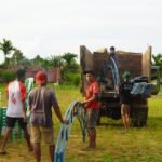 Satgas TMMD 127 Kodim 1015/Sampit dan Warga Gotong Royong Bersihkan Lokasi Penutupan