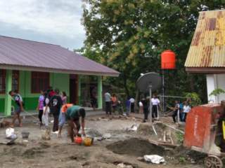 TMMD Ke-127 Rampungkan RKB SMAN Bikomi Nilulat, Siswa Sambut dengan Penuh Antusias