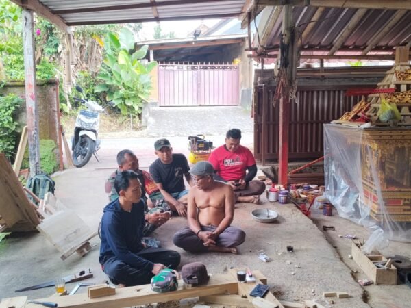 Jelang Nyepi, Babinsa Jehem Perkuat Silaturahmi dengan Tokoh Masyarakat