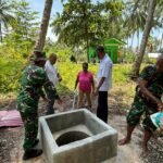 Dansatgas TMMD 127 Kodim 1804/Kaimana Dampingi Sekwan Serahkan MCK Gereja dan MCK Umum di Kampung Sisir