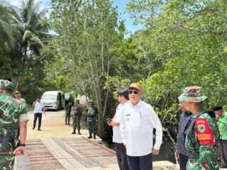Bupati Kaimana Bersama Forkopimda Tinjau Jembatan Hasil TMMD 127 di Kampung Marsi