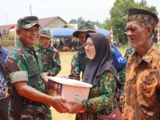 Upacara Penutupan TMMD ke-127 Kodim 1015/Sampit Berlangsung Khidmat di Desa Tri Buana