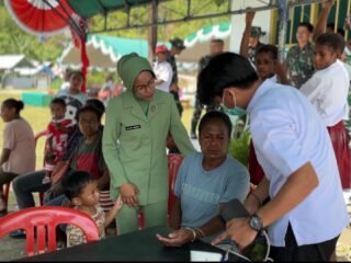 Persit KCK Kodim 1804/Kaimana Bersama Puskesmas Gelar Pemeriksaan Kesehatan Gratis