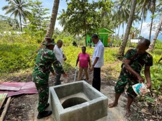 Kepala Kesbangpol Kaimana dan Dandim 1804/Kaimana Tinjau Sumur Bor TMMD di Kampung Sisir