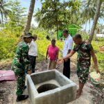 Didampingi Dandim 1804/Kaimana, Kepala Kesbangpol Cek Fasilitas Sumur Bor TMMD di Kampung Sisir