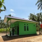 Kepala Kesbangpol Kaimana Tinjau Rumah Hasil TMMD 127 di Kampung Sisir