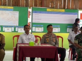 Di Hadapan Forkopimda, Dandim 1804/Kaimana Jelaskan Kegiatan Nonfisik TMMD 127