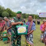 TMMD Kodim 1618/TTU Hadirkan Kepedulian Sosial Melalui Pembagian Sembako