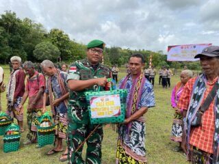 TMMD Kodim 1618/TTU Hadirkan Kepedulian Sosial Melalui Pembagian Sembako
