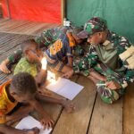 TNI Cerdaskan Perbatasan: Pos Denom Satgas Swasembada Yonif 751/VJS Gelar Kelas Calistung di Pos