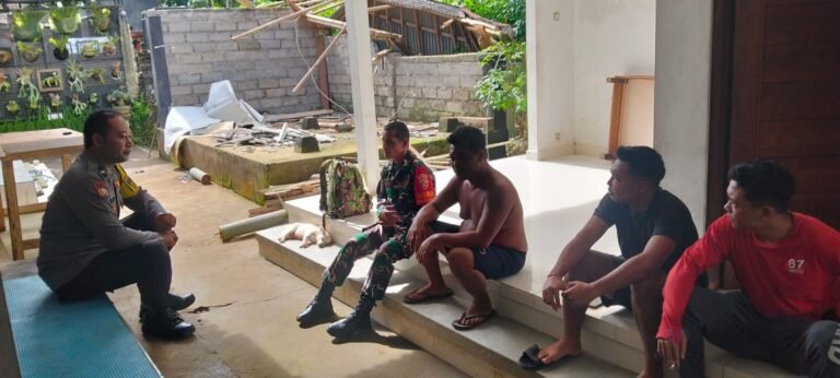 Babinsa Desa Susut dan Bhabinkamtibmas Laksanakan Anjangsana serta Pemantauan Kamtibmas Jelang Hari Raya Nyepi