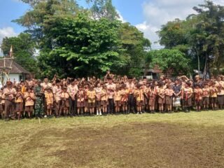 Babinsa Tamanbali Dukung Pembinaan Generasi Muda Melalui Kegiatan PERSARI Pramuka