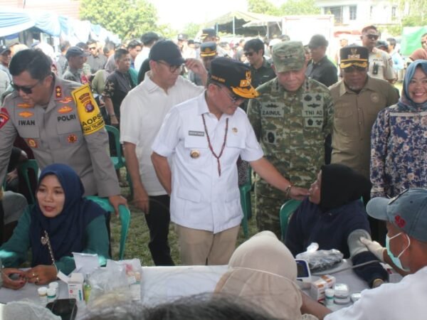 Pangdam Mayjen TNI Zainul Arifin Dorong Sukseskan Program Pangan Nasional Saat Hadiri Pasar Murah di Kobar