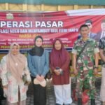 Babinsa Koramil 16/Muara Dua Kawal Operasi Pasar Murah Demi Kesejahteraan Rakyat