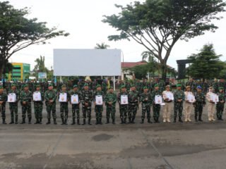 Danrem 041/Gamas Berikan Bingkisan Hari Raya kepada Prajurit TNI dan PNS Sambut Idul Fitri 1447 H