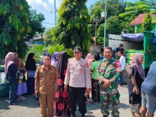 Pasar Murah Babinsa Koramil 1612-02/Reok Jadi Angin Segar bagi Warga Reo