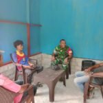 Melalui Komsos Babinsa Ramil 1512-01/Weda Jaga Toleransi Umat Beragama di Bulan Ramadhan