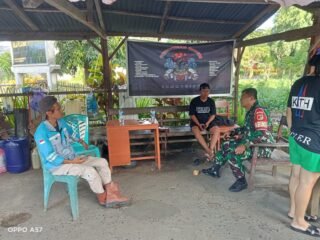 Babinsa Koramil 1309-04/PTM Laksanakan Komsos Bersama Warga di Desa Kalasey Satu