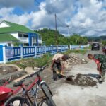 Wujudkan Infrastruktur Mandiri, Sertu Jabar Abdul Faruk  Babinsa Koramil 1512-01/Weda Pimpin Karbak Pembuatan Saluran Air