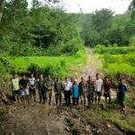 Kasdim 1612/Manggarai dan Koramil Reo Cek Lokasi Jembatan untuk Permudah Akses Warga