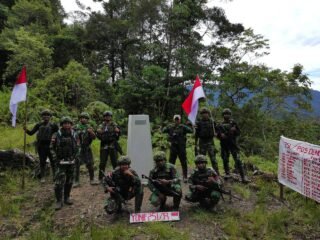 Patroli Patok RI–PNG: Pos Denom Yonif 751/VJS Satgas Swasembada Rawat Patok MM 7.1, Tegaskan Kedaulatan NKRI di Perbatasan