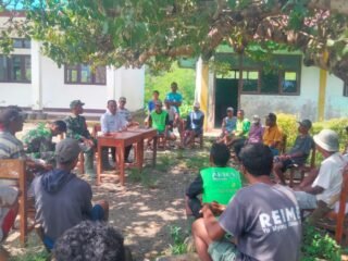 Koramil 1612-02/Reo Gandeng Warga, Sosialisasikan Proyek Jembatan di Reok