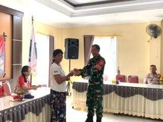 Babinsa Koramil Klungkung Dampingi Penyaluran BLT-DD  Bulan Maret 2026 Di Desa Satra