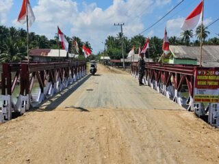 Babinsa Patroli Jembatan Bailey, Pastikan Akses Warga Seunuddon Tetap Aman