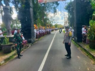 Sinergi  Amankan Upacara Keagamaan, Babinsa Timuhun  Kawal Mendak Bagia Pulekerti