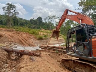 Percepatan Pembuatan badan Jalan Satgas TMMD ke-127 Kodim 0116/Nagan Raya Capai 70 Persen