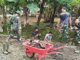 Satgas TMMD Bangun Masa Depan Lewat Kebersihan