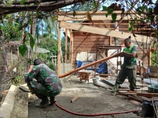 Gotong Royong Satgas TMMD dan Warga Wujudkan RTLH Layak Huni