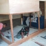 Prajurit TNI Bangun Rumah Warga Kurang Mampu