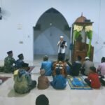 Pererat Ukhuwah, Babinsa Koramil 1509-05/Kayoa Hadiri Safari Ramadhan bersama Unsur Muspika di Desa Bajo Kayoa