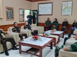 Komandan Kodim 1005/Barito Kuala Sambut Asisten Pidana Militer Kejati Kalsel dalam Kunjungan Kerja