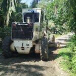 Greder Ratakan Jalan 5,5 Km di Pasi Aceh