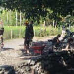 Jalan Desa Diperkuat Talut Batu Koral