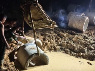 Infrastruktur Desa Dikebut, Satgas TMMD Pasang Gorong-Gorong di Titik 250