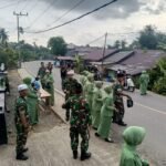 Ratusan Bingkisan Takjil Habis Dibagikan di Depan Makoramil 1003-02/Padang Batung