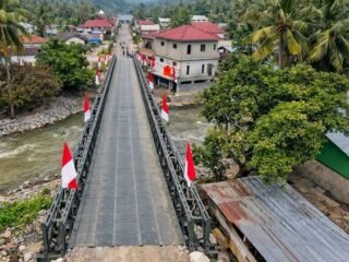 Peresmian 218 Jembatan Oleh Presiden RI Dihadiri Oleh Sejumlah Pejabat Utama Kodam XV/Pattimura secara Daring.