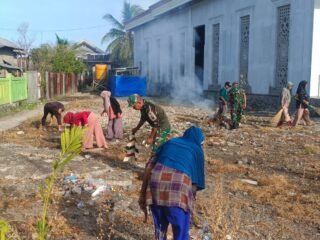 Sambut Lebaran Idul Fitri 1447 H. Babinsa Koramil 02/Obi Gotong Royong Bersama Warga Binaan Bersihkan Lingkungan Masjid