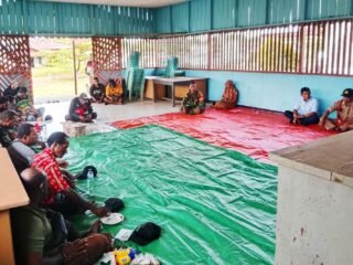 Aparat Distrik, TNI, dan Masyarakat Duduk Bersama Cari Solusi Tanah Restan