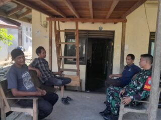 Babinsa Koramil 06/Teunom Ajak Warga Antisipasi Kebakaran Lingkungan