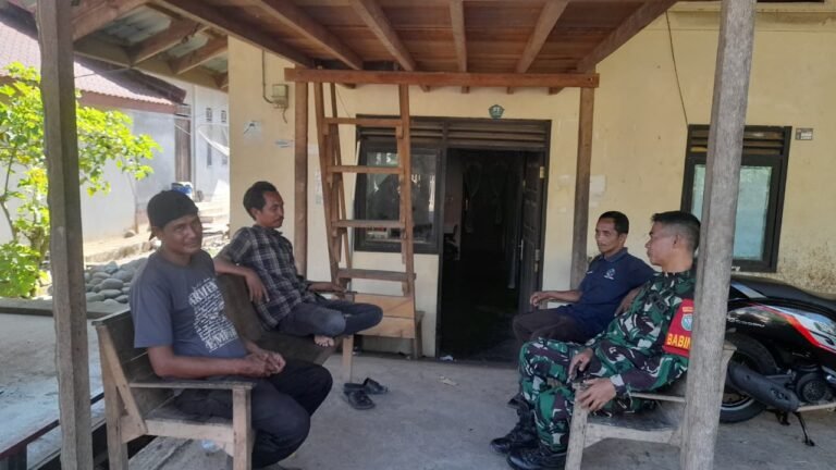 Babinsa Koramil 06/Teunom Ajak Warga Antisipasi Kebakaran Lingkungan