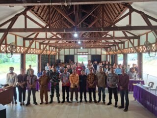 Babinsa Koramil 1203-07/Marau Hadiri Musdes Penetapan APBDes TA 2026 Desa Air Upas